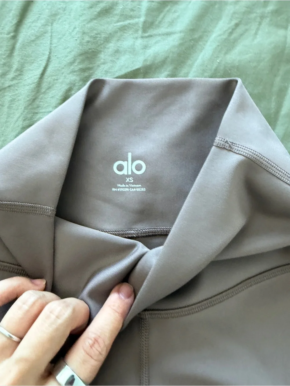 ALO airlift leggings mushroom like new xs